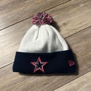 Dallas Cowboys Youth White Pompom Beanie with star logo
